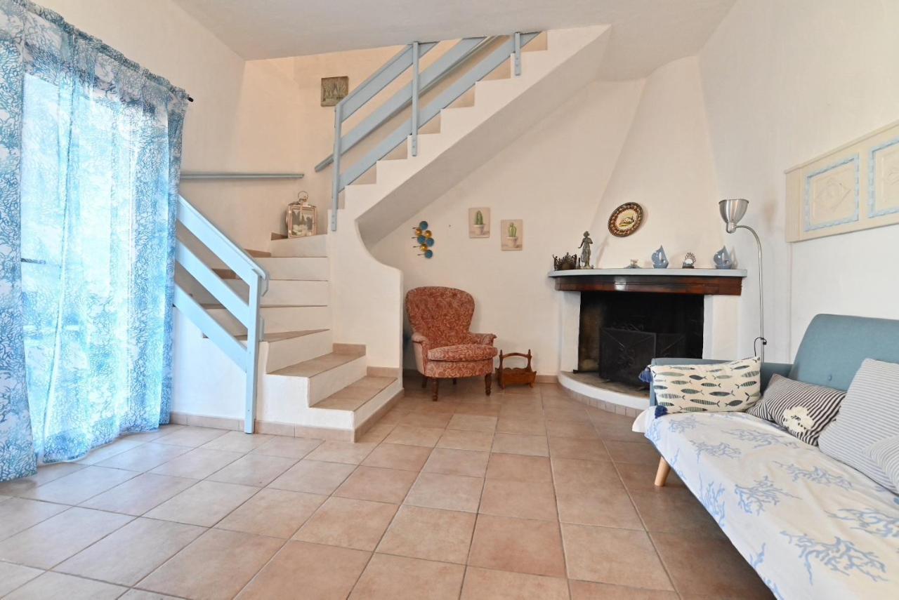 Luisitta Codice Iun Q5908 Holiday home Porto Columbu - Perd'E Sali